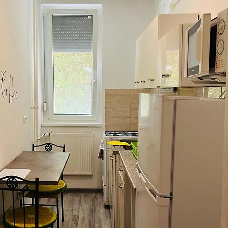Anettlak * Szeged